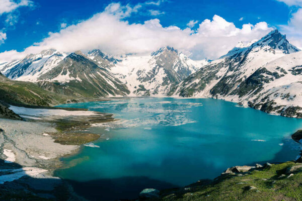 The Lotus Lake Seclusion (Ganderbal)